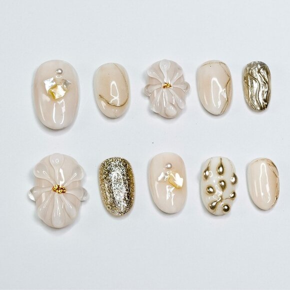 tipsy | Handmade Press On Nails | Squoval Short | Ivory Luxe | Off-White - Picture 12 of 14